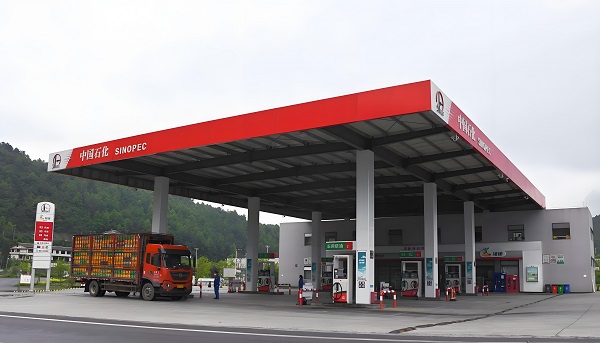 重慶加油（yóu）站監控安裝，築（zhù）牢加油站安全防線，專業監控安裝為您保駕護航！